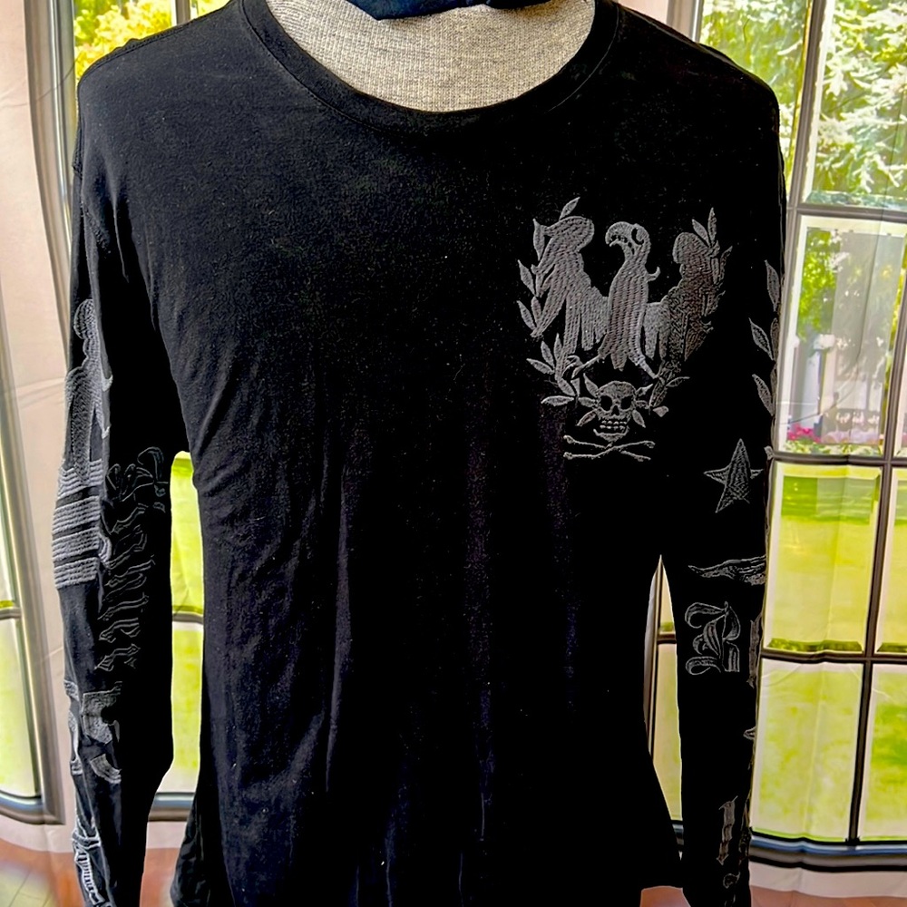 Long sleeve shirt with embroidery